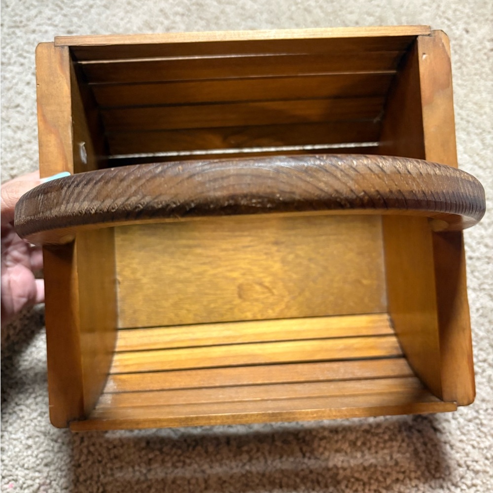 vintage wooden rustic basket from the 1980s w/heart-shaped design with a handle - Picture 6 of 10